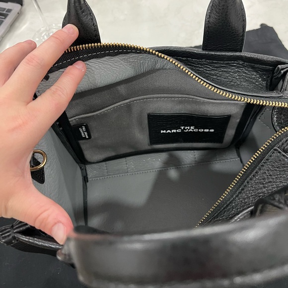 Marc Jacobs Black Leather ‘The Mini Traveler’ Tote Bag - Picture 7 of 9